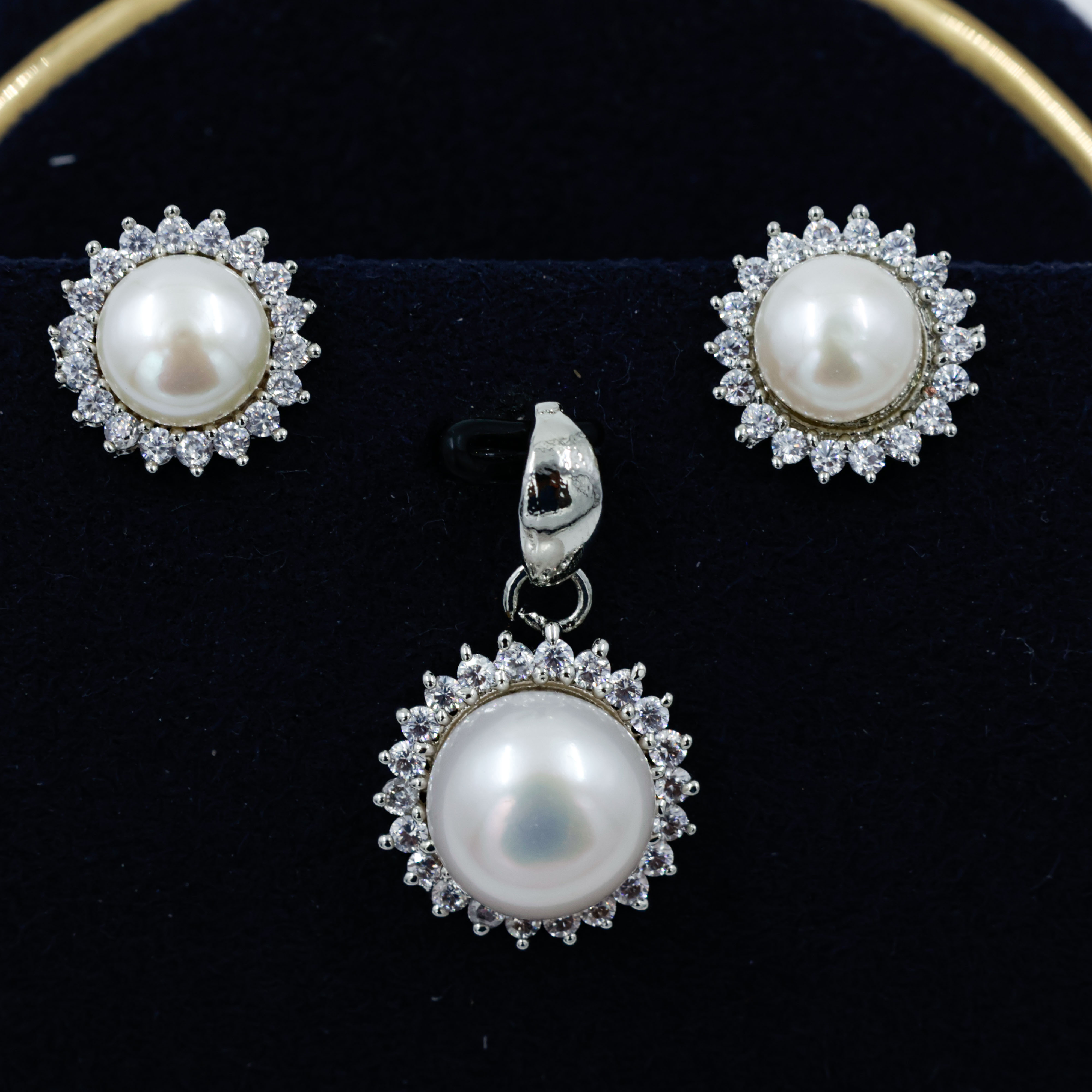 Pearl Pendant Set Without Chain